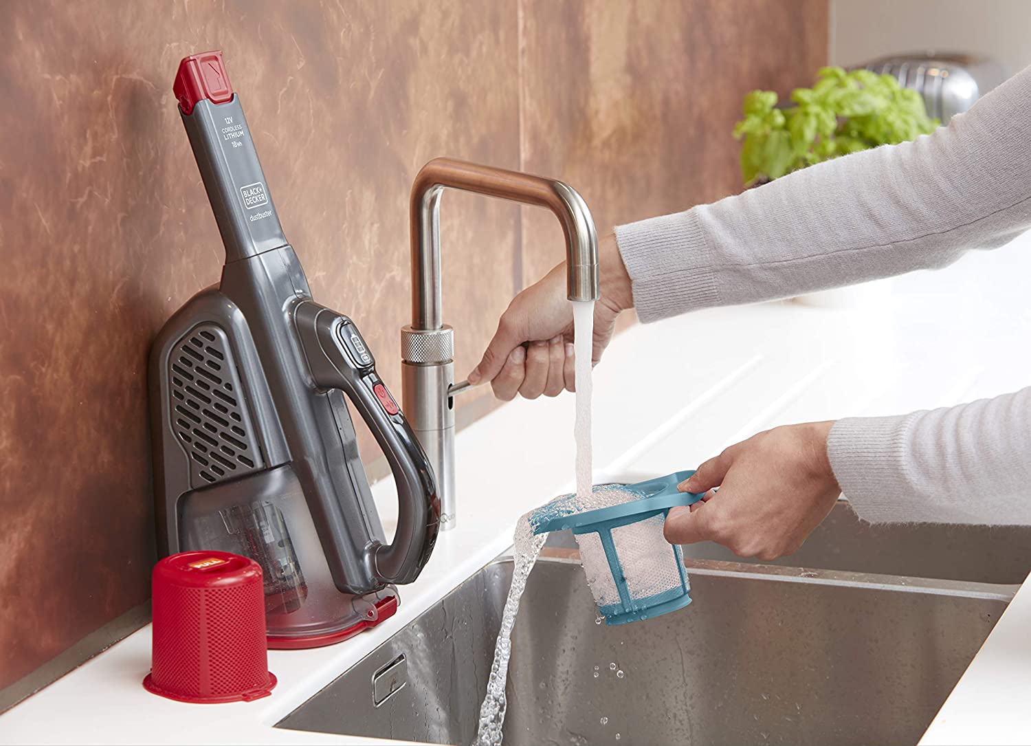 Портативний BLACK&DECKER акум. пилосос BHHV315B