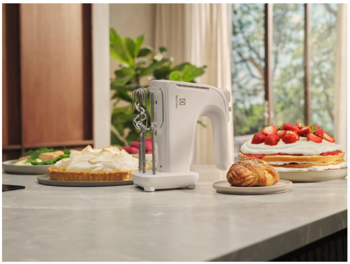 Міксер без чаші ELECTROLUX EHM4W