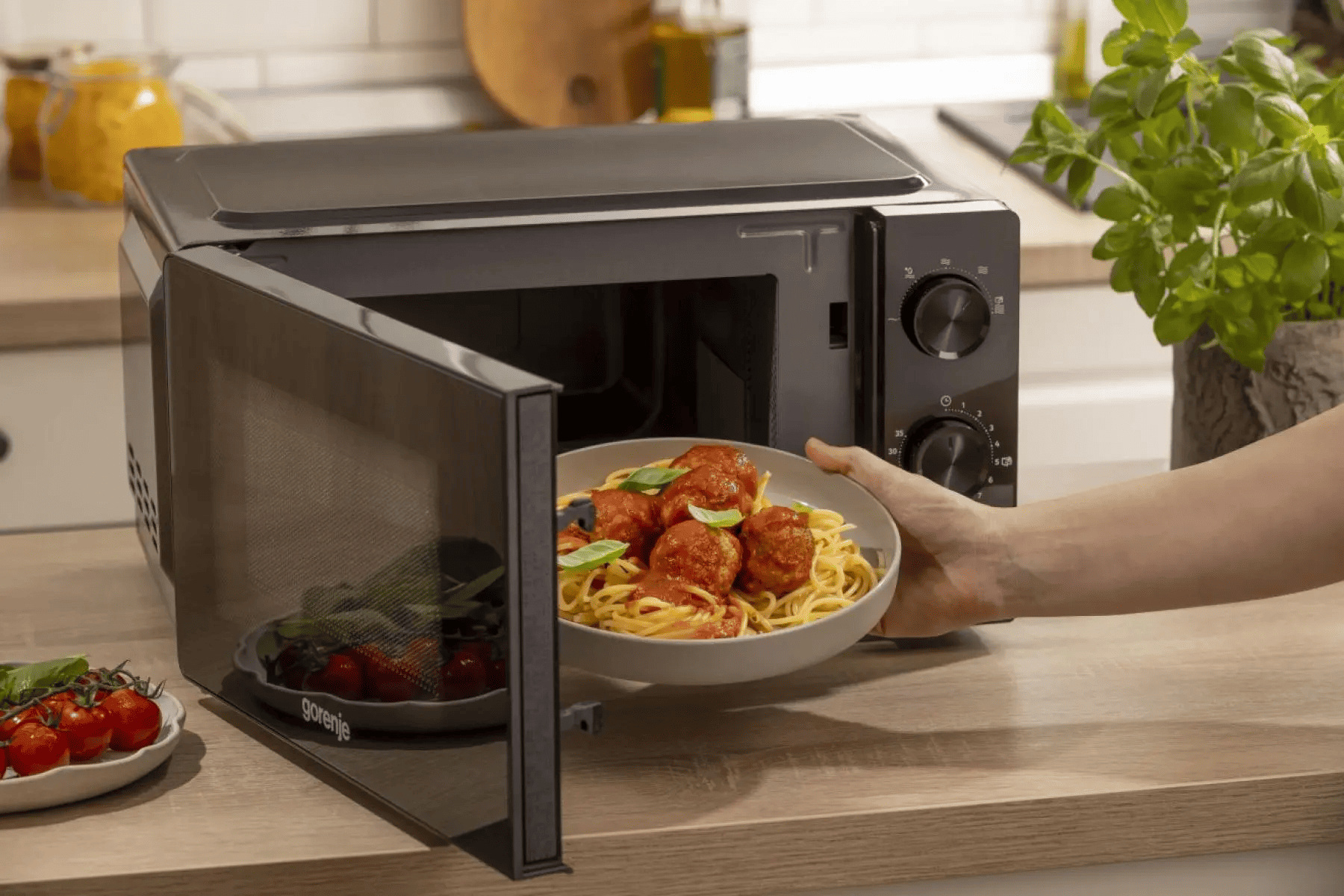 Мікрохвильова піч GORENJE MO20CE1B5 (M20XYZ)