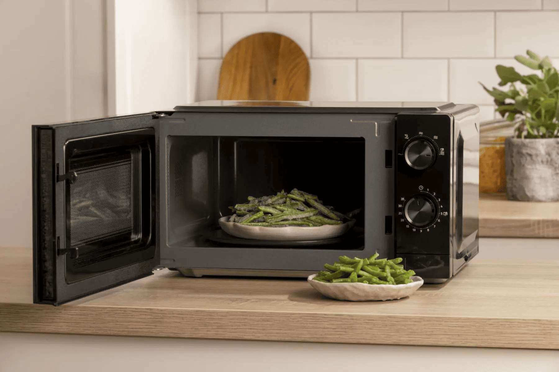 Мікрохвильова піч GORENJE MO20CE1B5 (M20XYZ)