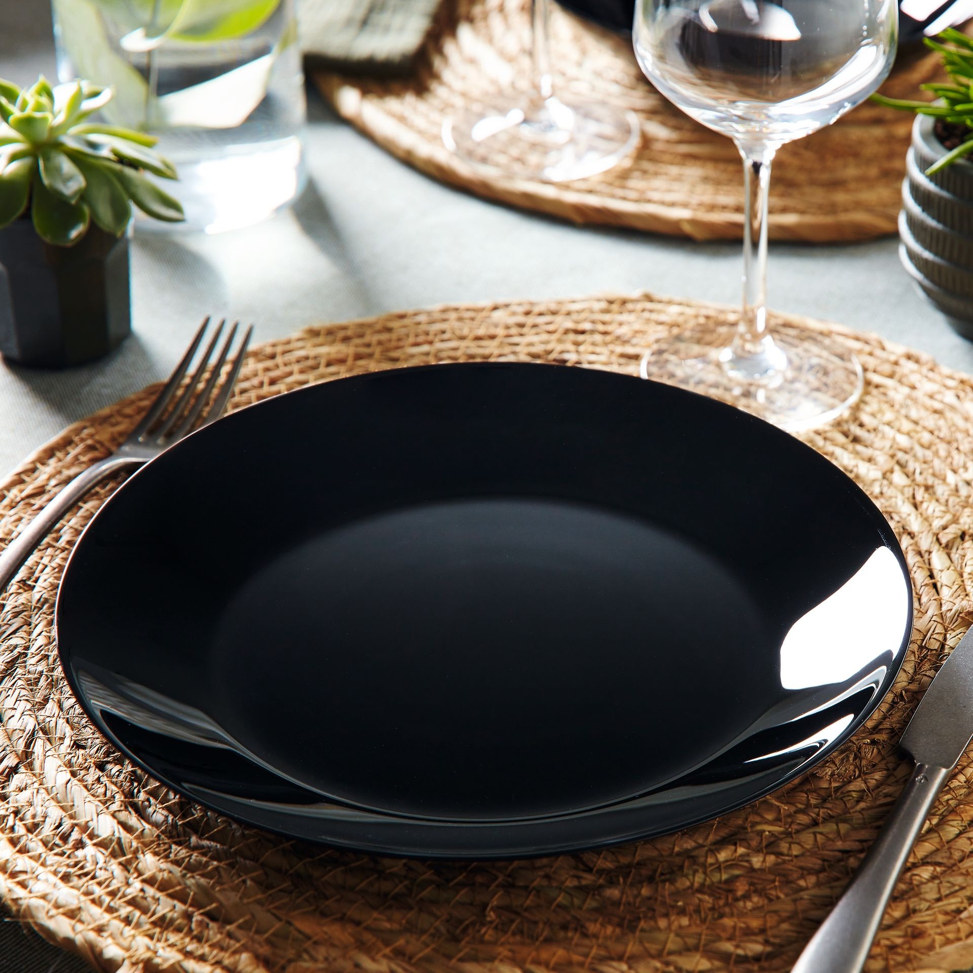 Тарілка LUMINARC ZELIE BLACK /25 см / обід. (V7145)