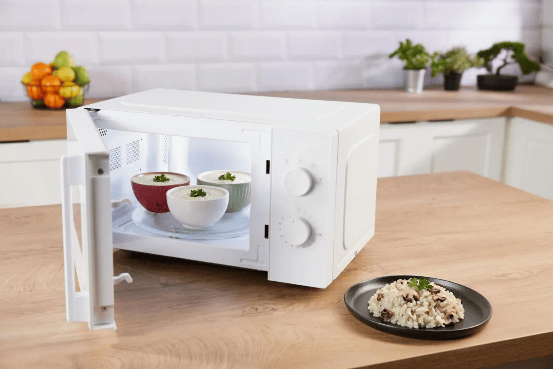 Мікрохвильова піч GORENJE MO20E1W5