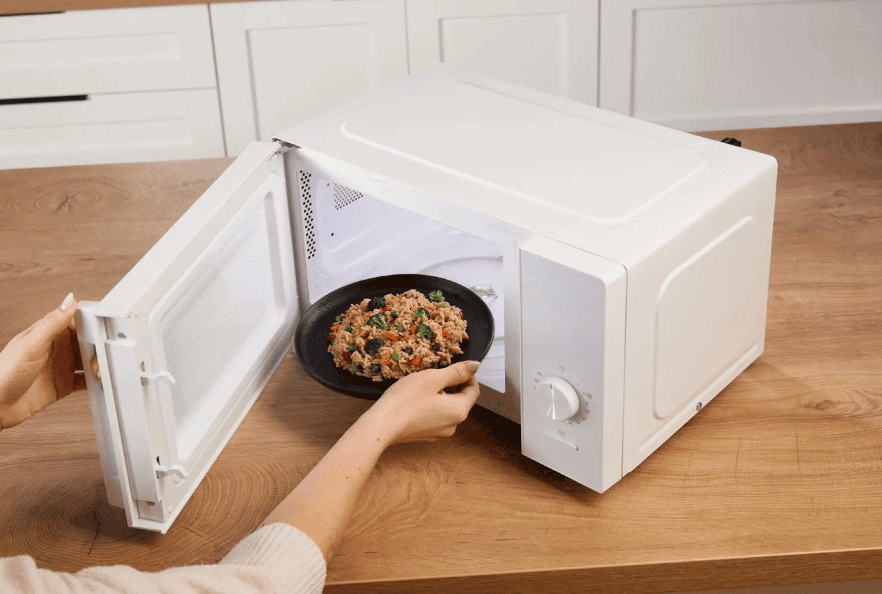 Мікрохвильова піч GORENJE MO20E1W15