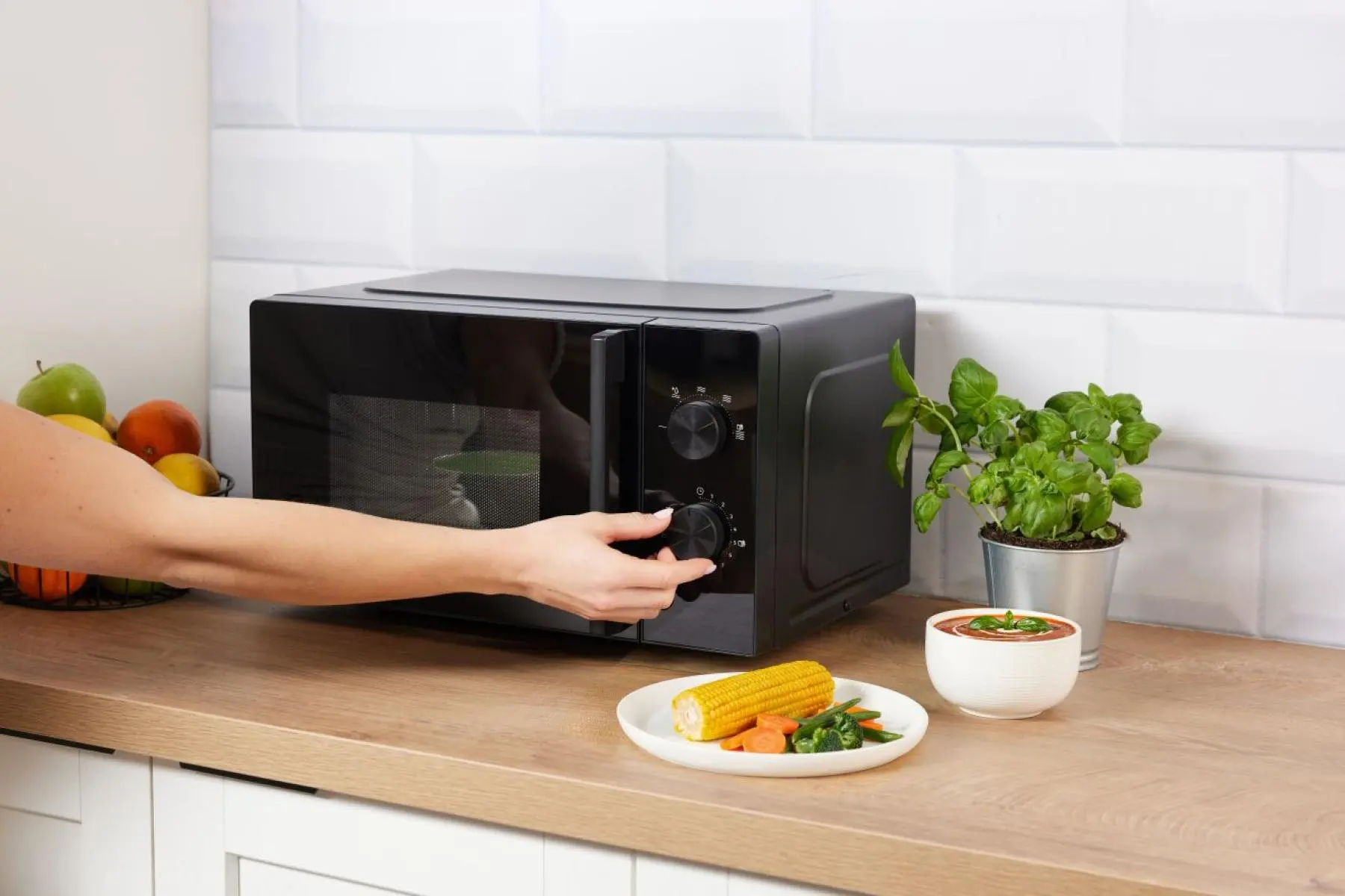 Мікрохвильова піч GORENJE MO20E1B5 (C20MXP99-G7E-B1B)