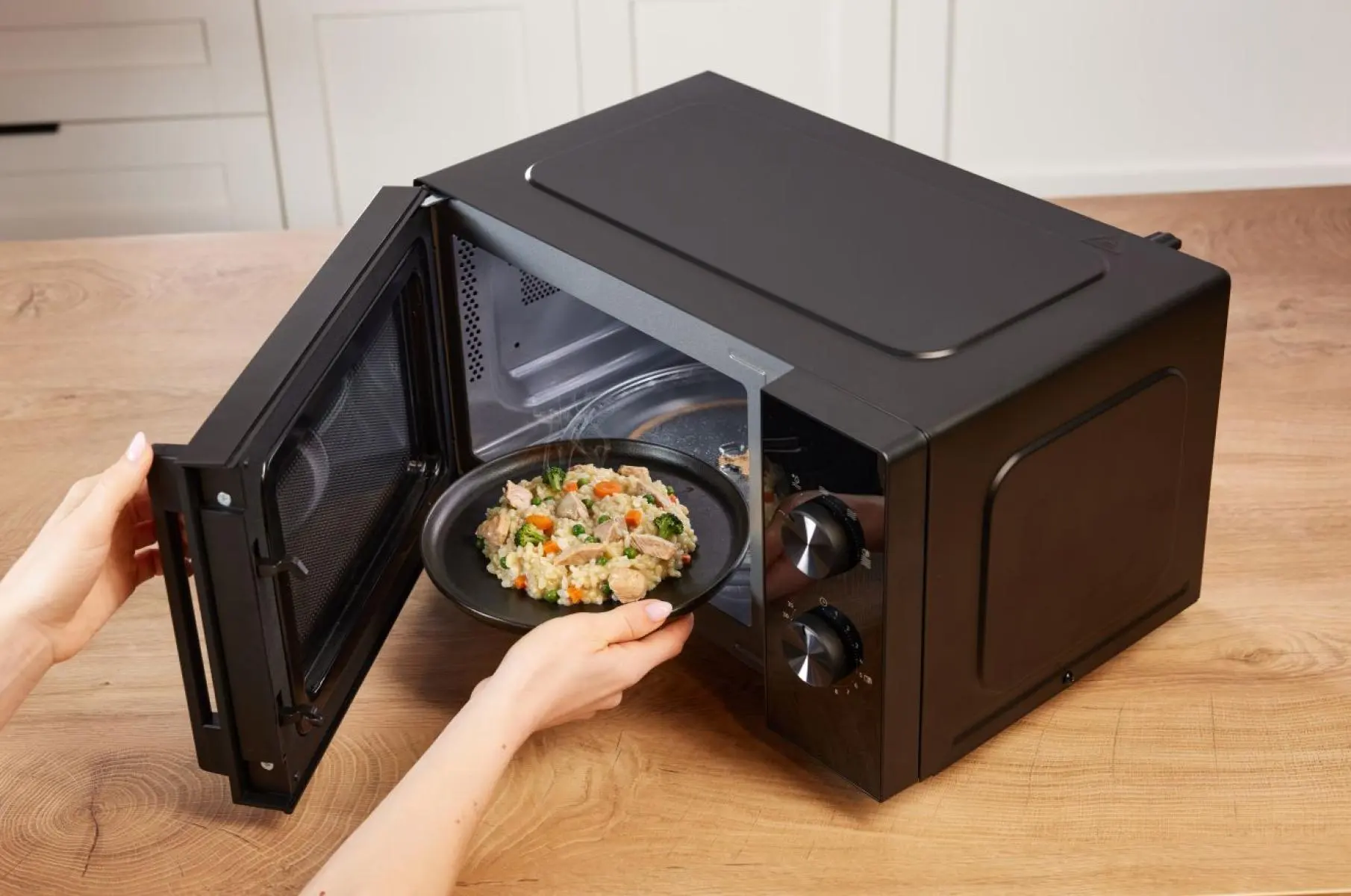 Мікрохвильова піч GORENJE MO20E1B5 (C20MXP99-G7E-B1B)