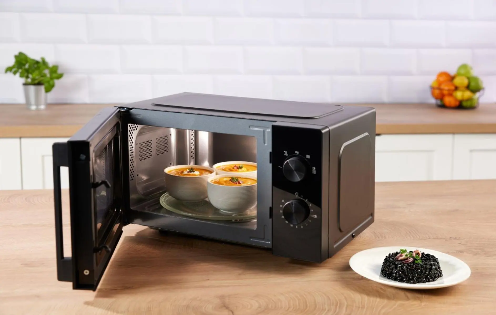 Мікрохвильова піч GORENJE MO20E1B5 (C20MXP99-G7E-B1B)